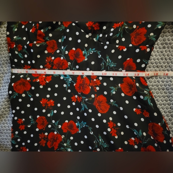 Forever 21 NWT Rose and Polka Dot Dress Size Medium - Picture 5 of 8